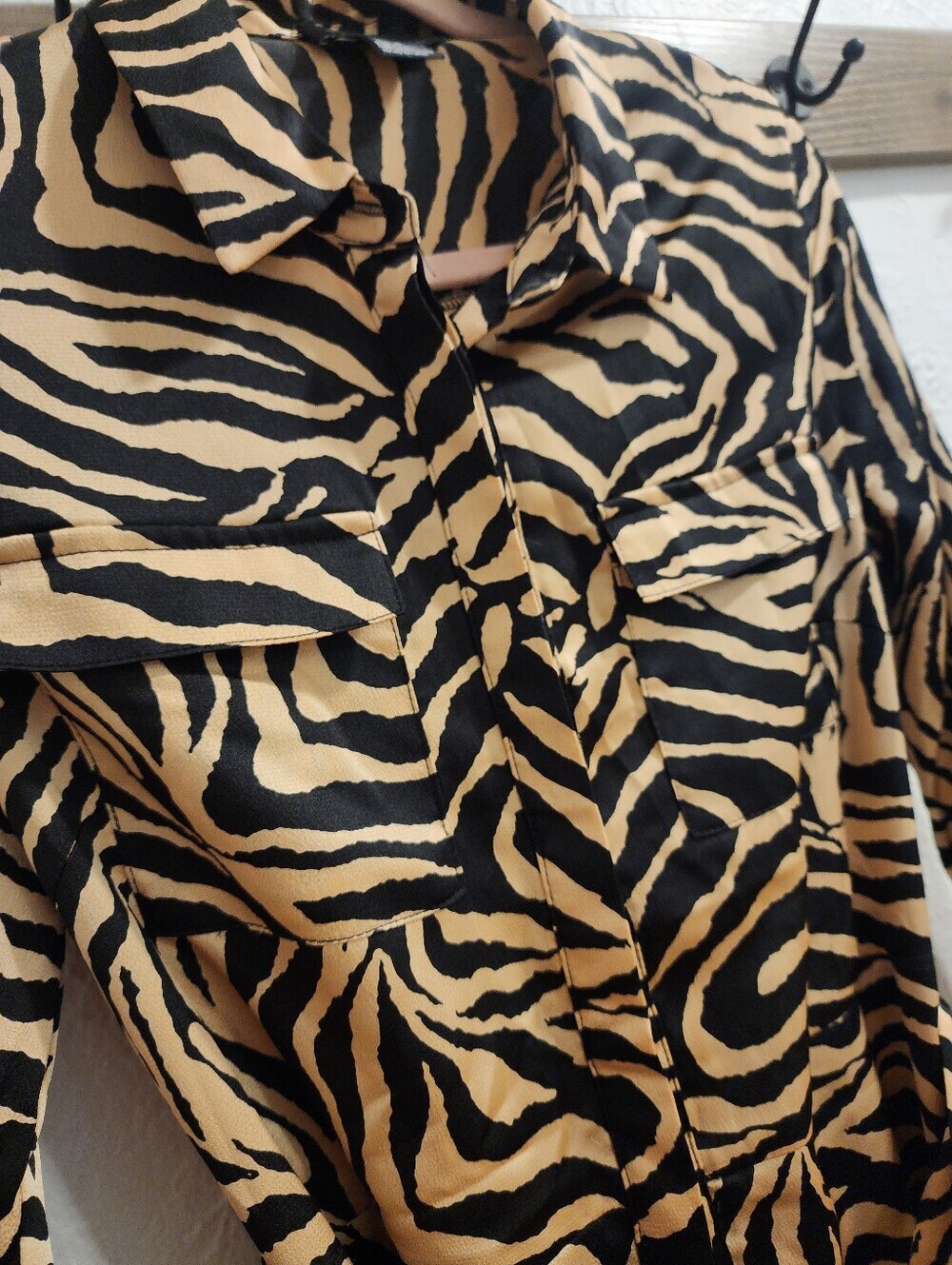 Chic Black and Tan Tiger/zebra Animal Print Satin Like Statement Dress - Picture 10 of 10